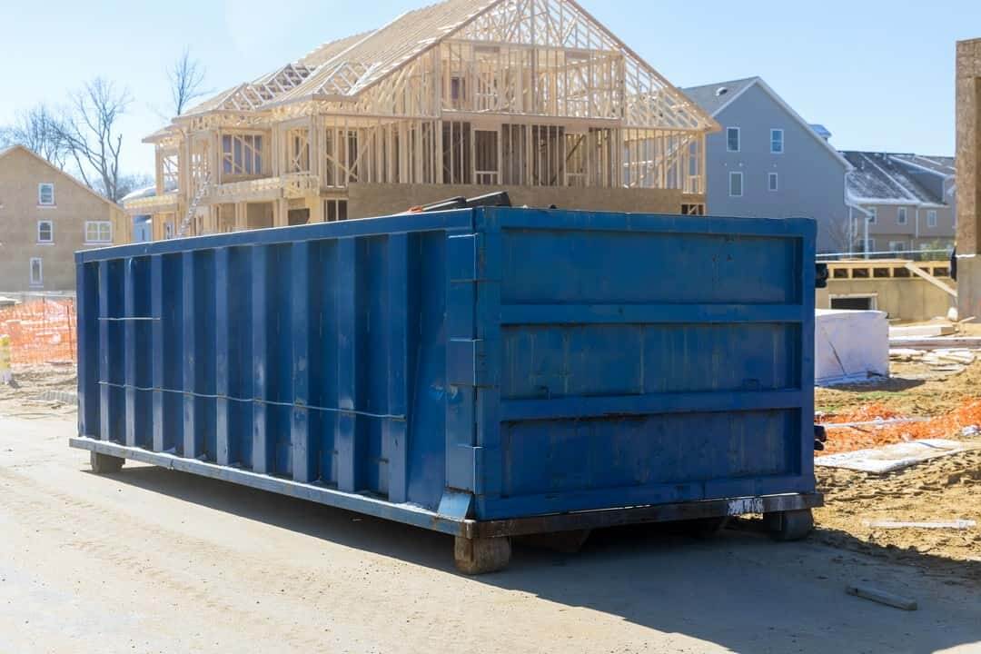 Jak działa system wynajmu kontenerów na placu budowy
